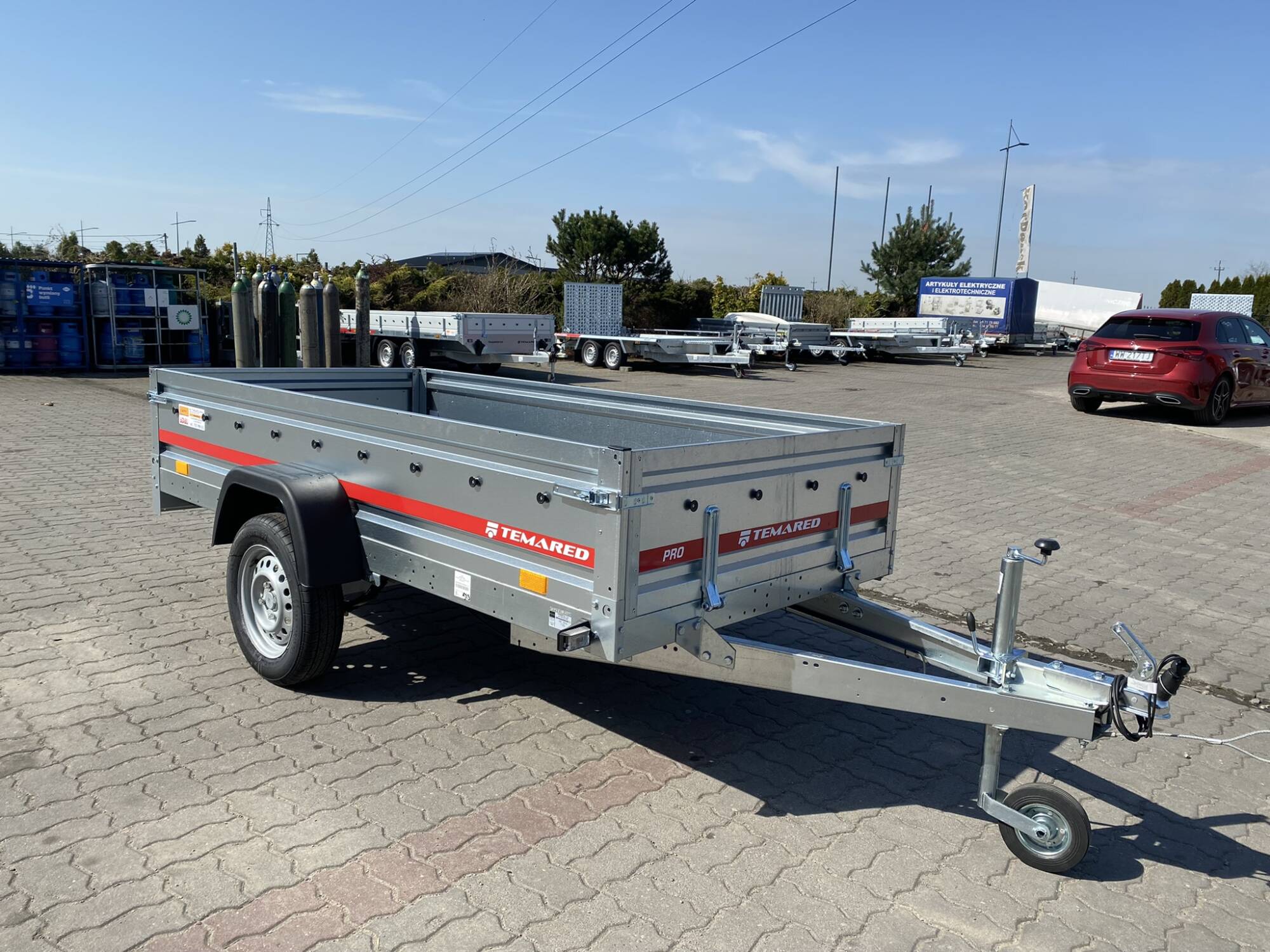 Przyczepa Temared Pro 2612/R resorowana o DMC 750kg