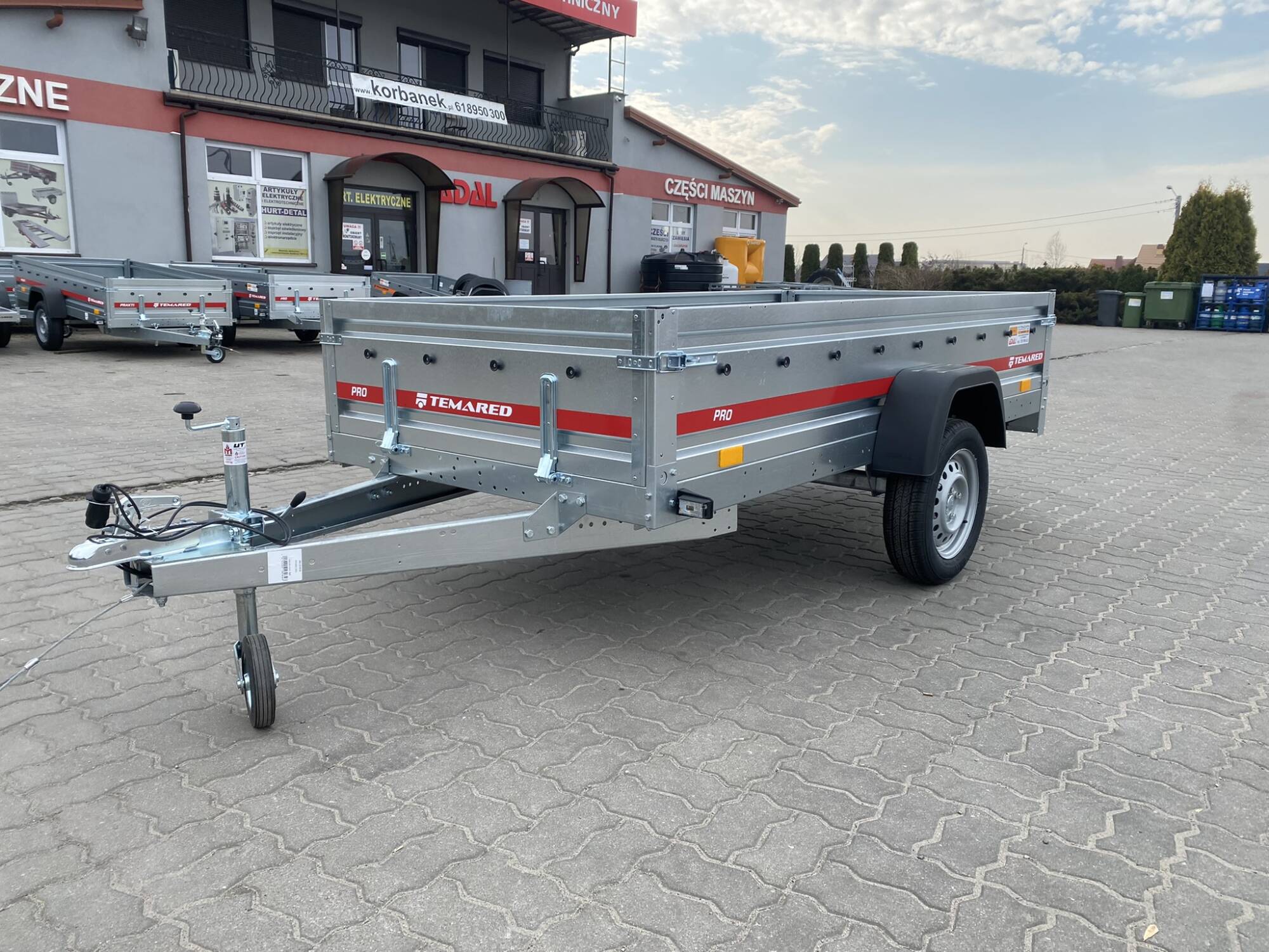 Przyczepa samochodowa Temared Pro 2612 o DMC 750kg