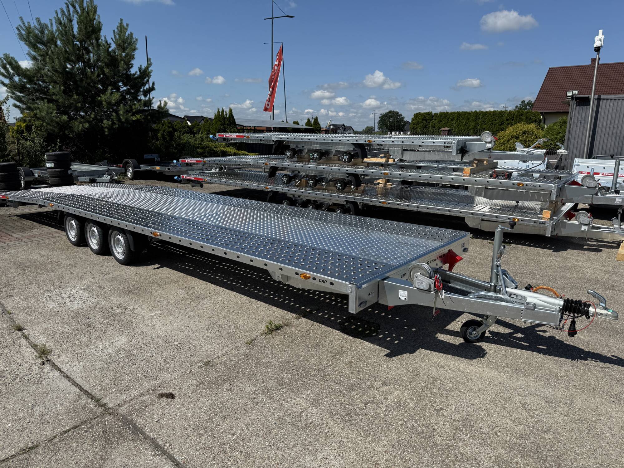 Laweta trzyosiowa Temared Car 8.5×2.1 o DMC3.5T LOHR,NAJAZDY ALU 2AUTA ŁAMANA