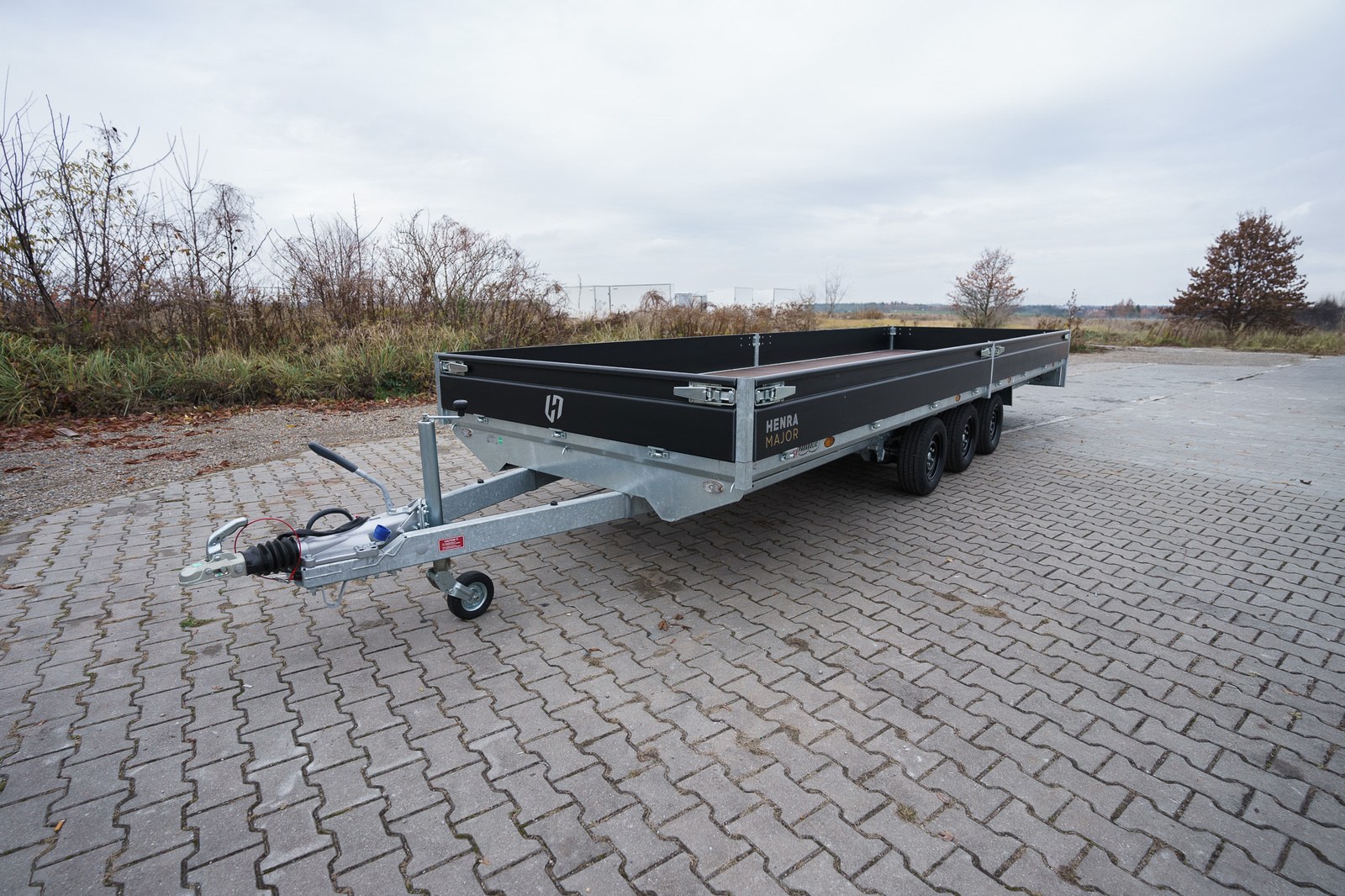 Holowanie przyczepy automatem – czy każdy automat się do tego nadaje i jak to sprawdzić?