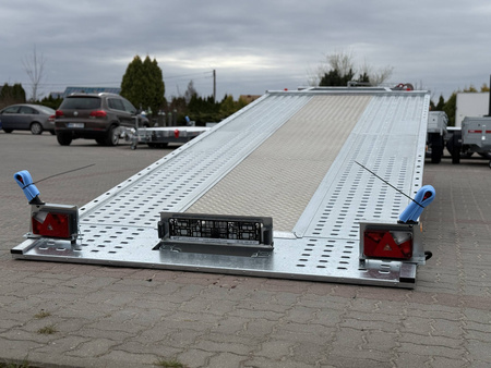 Laweta Carkeeper 5820/3 Temared trzyosiowa uchylna o DMC 3500kg