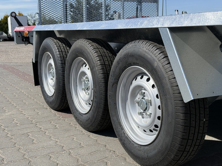 Przyczepa do przewozu sprzętu budowlanego Temared Builder 4018/3 o DMC 3500kg